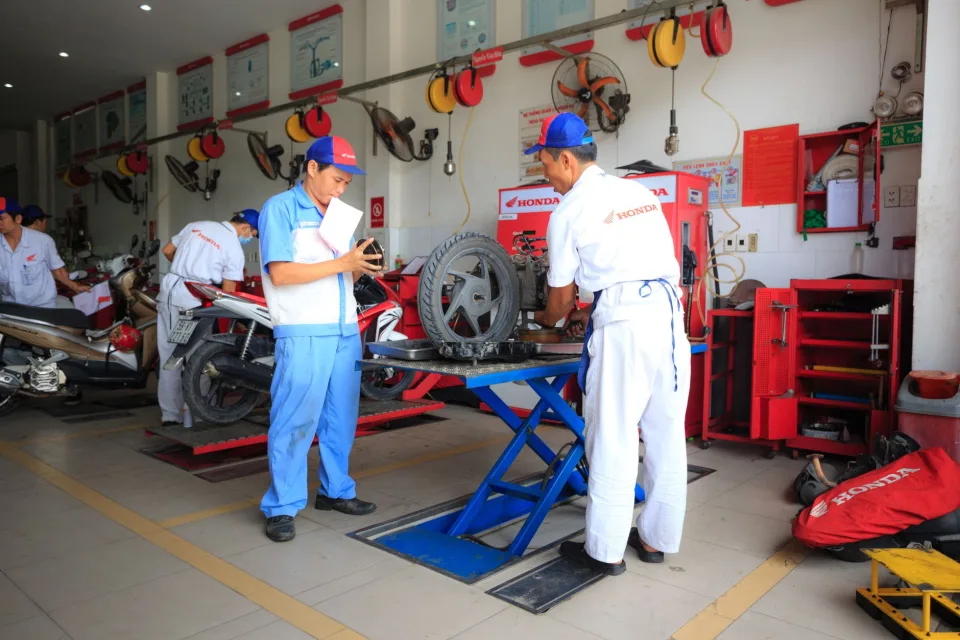 Cầu nâng sửa chữa